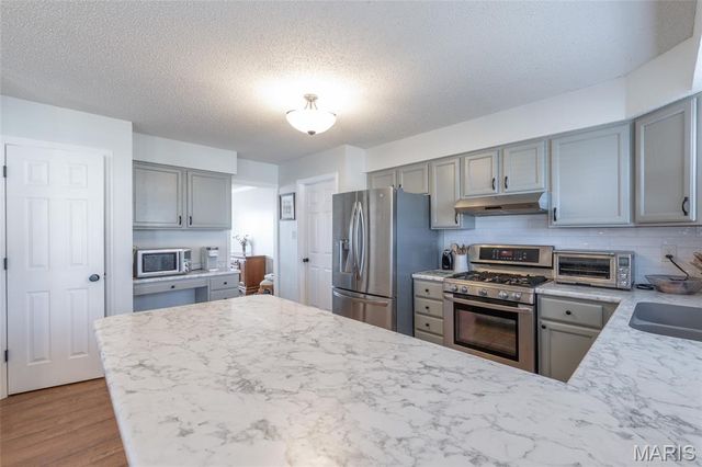 5013 Royal Burgess Drive, St Peters, MO 63304