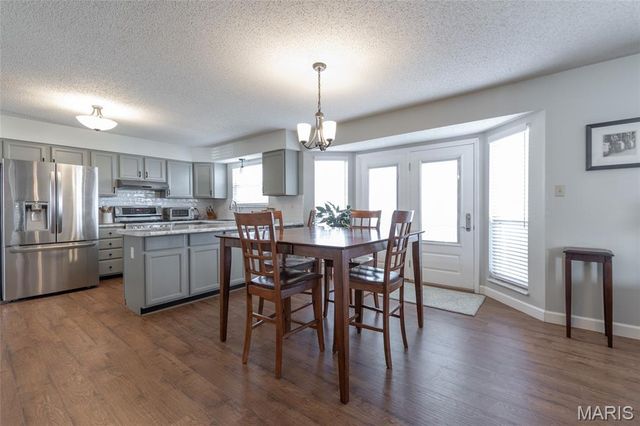 5013 Royal Burgess Drive, St Peters, MO 63304