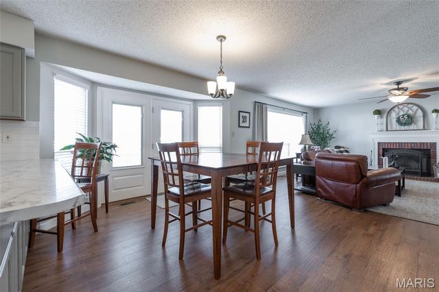 5013 Royal Burgess Drive, St Peters, MO 63304