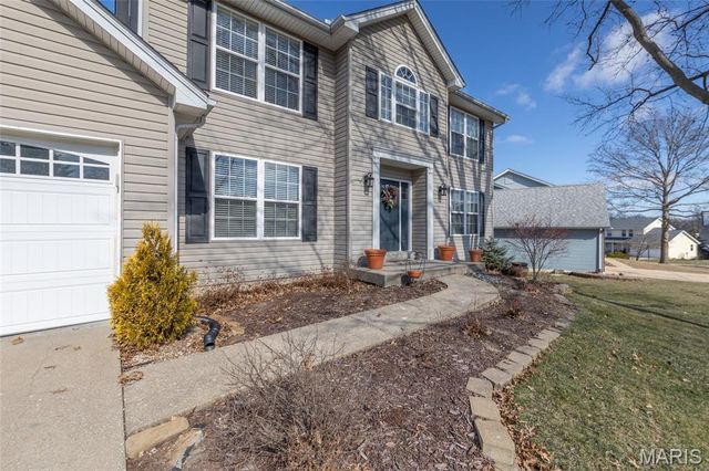 5013 Royal Burgess Drive, St Peters, MO 63304