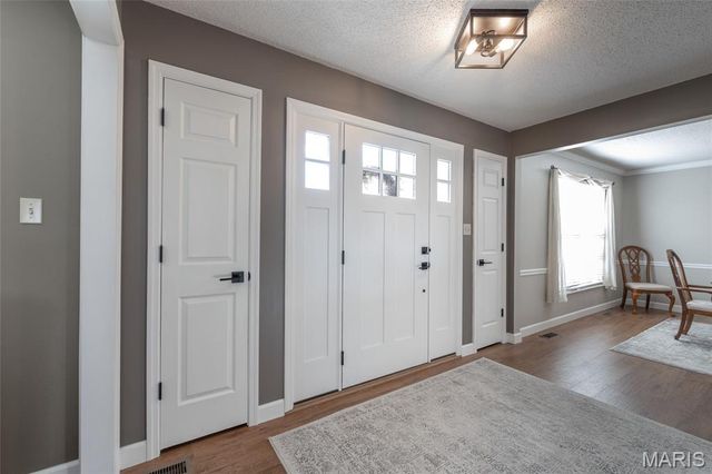 5013 Royal Burgess Drive, St Peters, MO 63304