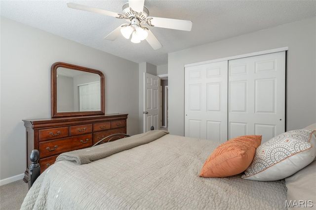 5013 Royal Burgess Drive, St Peters, MO 63304