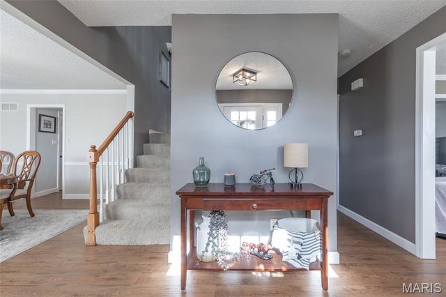 5013 Royal Burgess Drive, St Peters, MO 63304