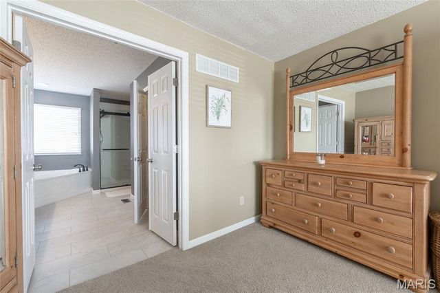 5013 Royal Burgess Drive, St Peters, MO 63304