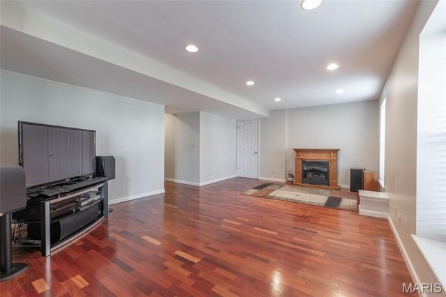 5013 Royal Burgess Drive, St Peters, MO 63304