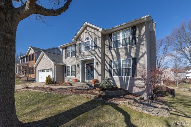 5013 Royal Burgess Drive, St Peters, MO 63304