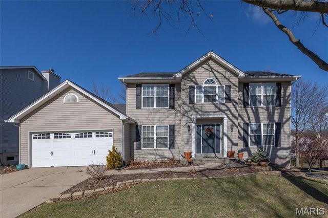 5013 Royal Burgess Drive, St Peters, MO 63304