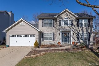 5013 Royal Burgess Drive, St Peters, MO 63304