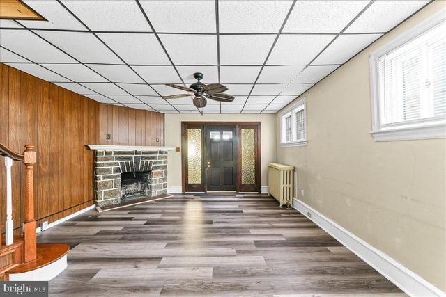 9 ARDSLEY RD, Upper Darby, PA 19082