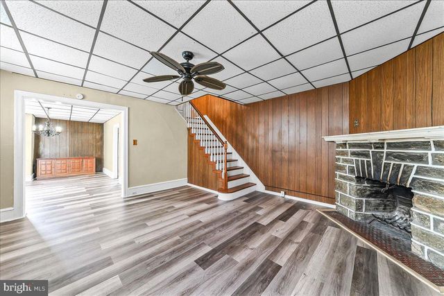 9 ARDSLEY RD, Upper Darby, PA 19082