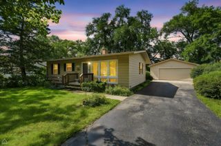 2402 Manor Lane, Mchenry, IL 60051