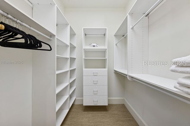 7 Willow Oak Rd W, Hilton Head Island, SC 29928