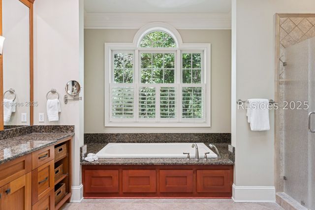 7 Willow Oak Rd W, Hilton Head Island, SC 29928