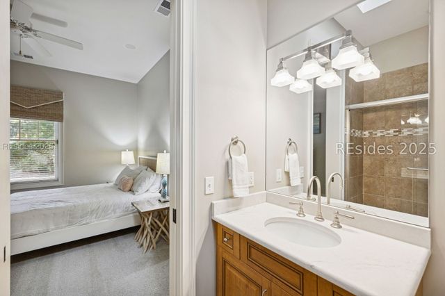 7 Willow Oak Rd W, Hilton Head Island, SC 29928