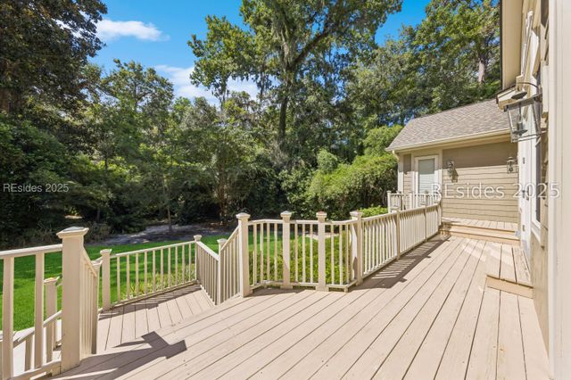 7 Willow Oak Rd W, Hilton Head Island, SC 29928