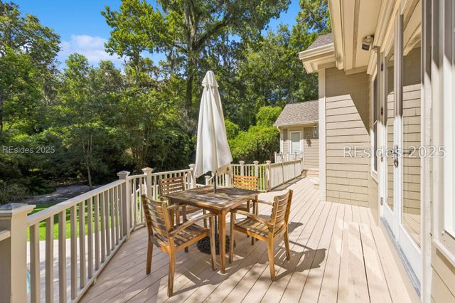 7 Willow Oak Rd W, Hilton Head Island, SC 29928