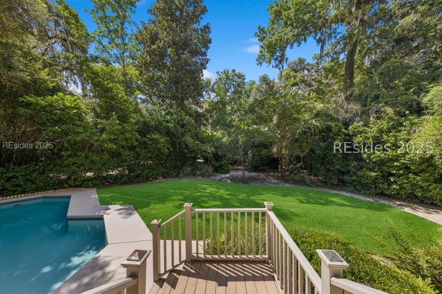 7 Willow Oak Rd W, Hilton Head Island, SC 29928