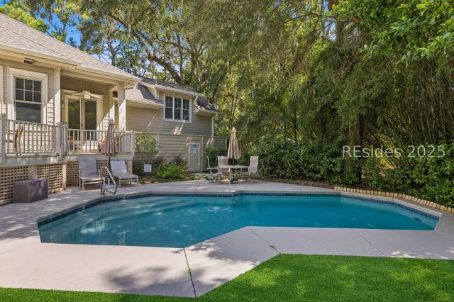 7 Willow Oak Rd W, Hilton Head Island, SC 29928