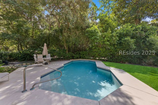 7 Willow Oak Rd W, Hilton Head Island, SC 29928