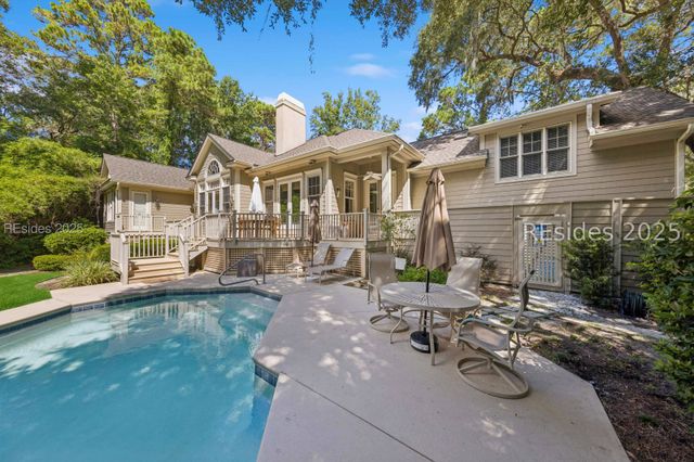 7 Willow Oak Rd W, Hilton Head Island, SC 29928