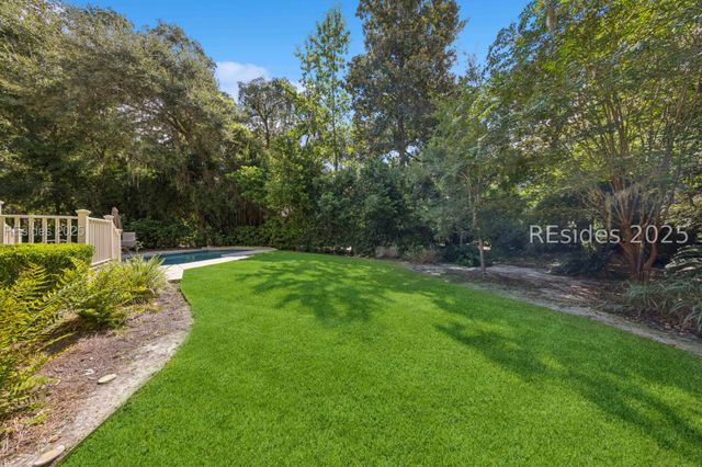 7 Willow Oak Rd W, Hilton Head Island, SC 29928