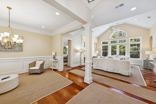 7 Willow Oak Rd W, Hilton Head Island, SC 29928