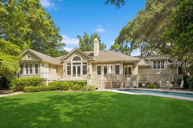 7 Willow Oak Rd W, Hilton Head Island, SC 29928