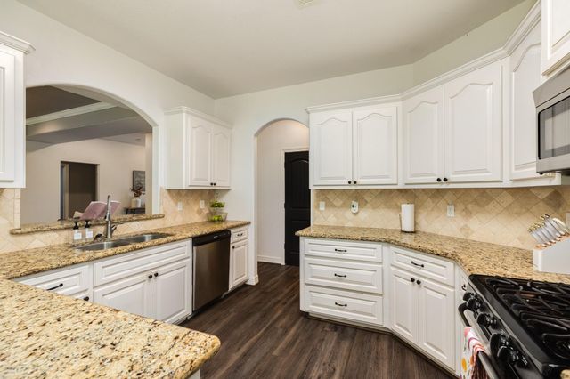 46 Ivy Court, Jones Creek, TX 77541