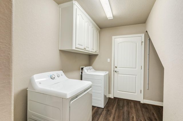 46 Ivy Court, Jones Creek, TX 77541