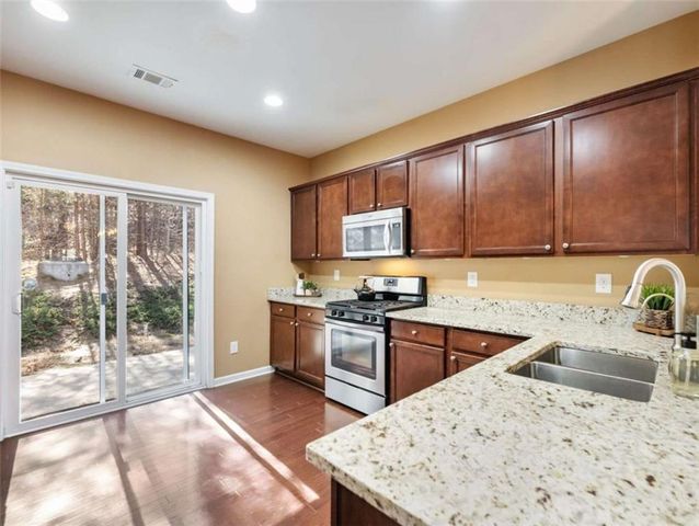 6377 Barker Station Walk, Sugar Hill, GA 30518