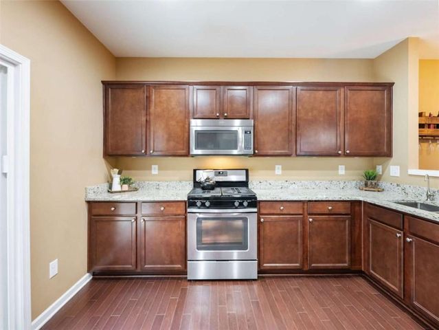 6377 Barker Station Walk, Sugar Hill, GA 30518