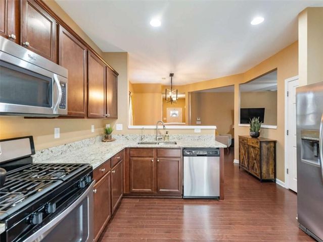 6377 Barker Station Walk, Sugar Hill, GA 30518