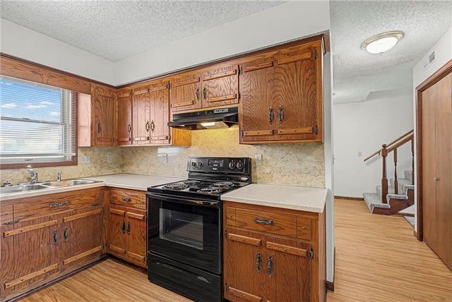 1103 Jeff Circle, Paola, KS 66071