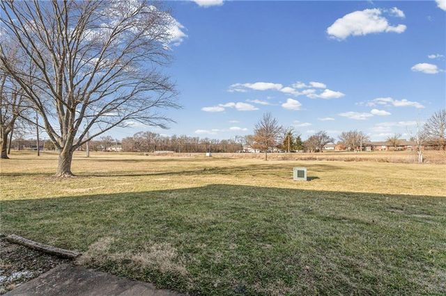 1103 Jeff Circle, Paola, KS 66071