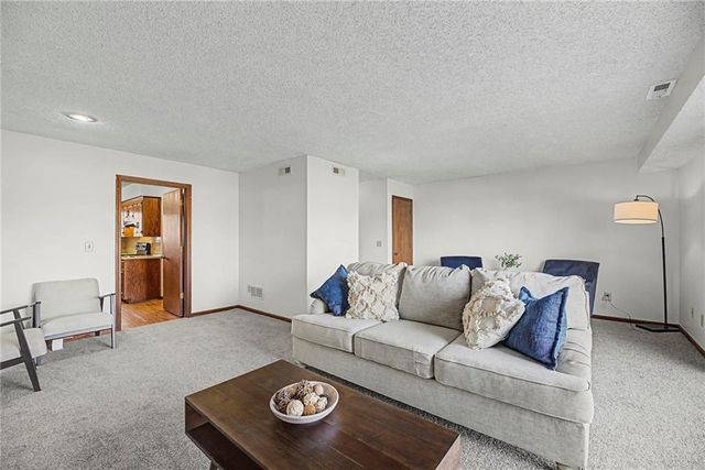 1103 Jeff Circle, Paola, KS 66071