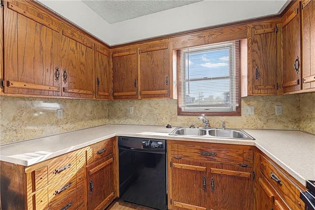 1103 Jeff Circle, Paola, KS 66071