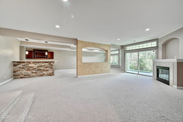 363 Riverbend Dr, Ludlow, KY 41016