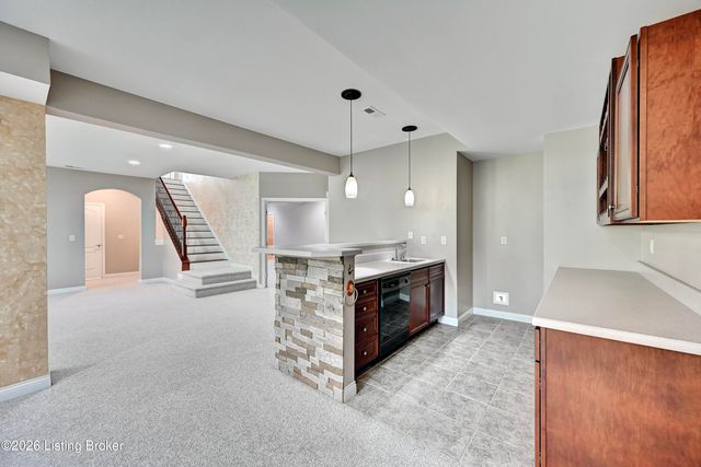 363 Riverbend Dr, Ludlow, KY 41016