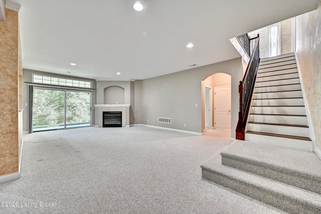 363 Riverbend Dr, Ludlow, KY 41016