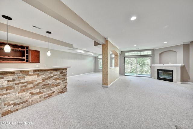 363 Riverbend Dr, Ludlow, KY 41016