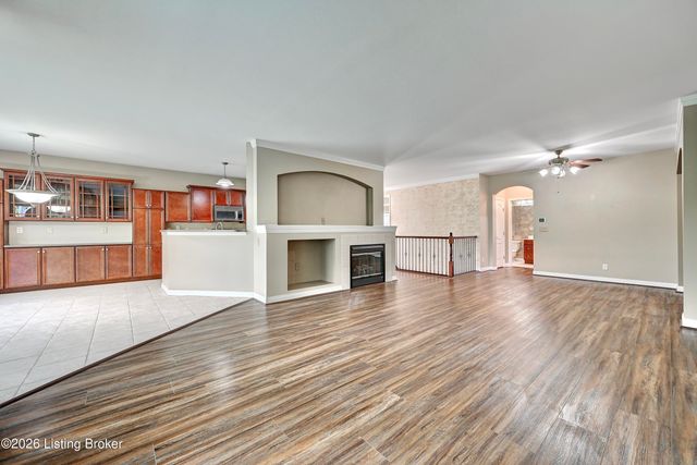 363 Riverbend Dr, Ludlow, KY 41016