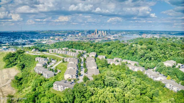363 Riverbend Dr, Ludlow, KY 41016