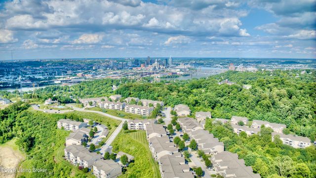 363 Riverbend Dr, Ludlow, KY 41016