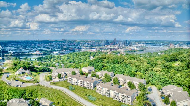 363 Riverbend Dr, Ludlow, KY 41016