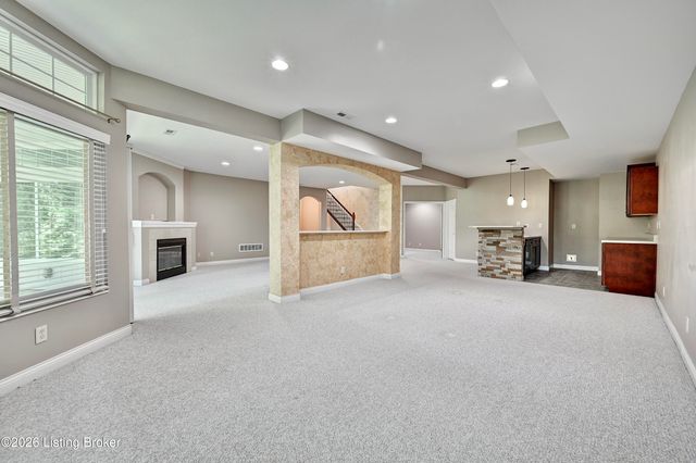 363 Riverbend Dr, Ludlow, KY 41016