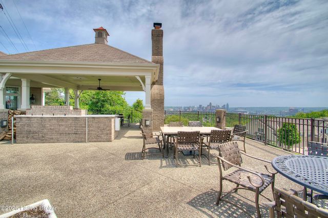363 Riverbend Dr, Ludlow, KY 41016
