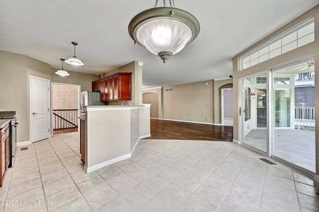 363 Riverbend Dr, Ludlow, KY 41016
