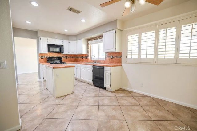 19530 Chinotto Lane, Riverside, CA 92508