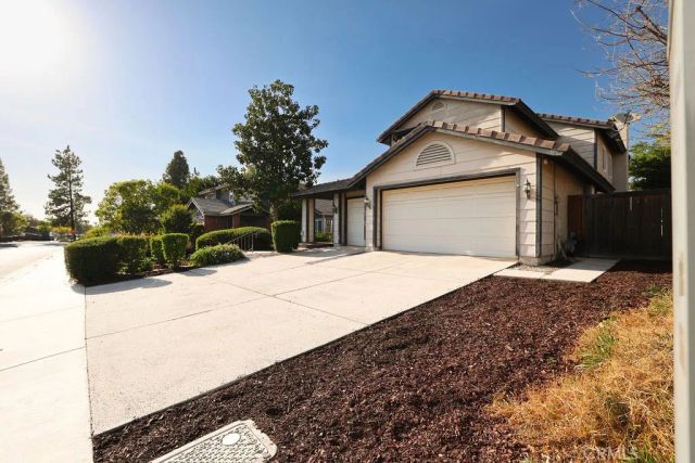 19530 Chinotto Lane, Riverside, CA 92508