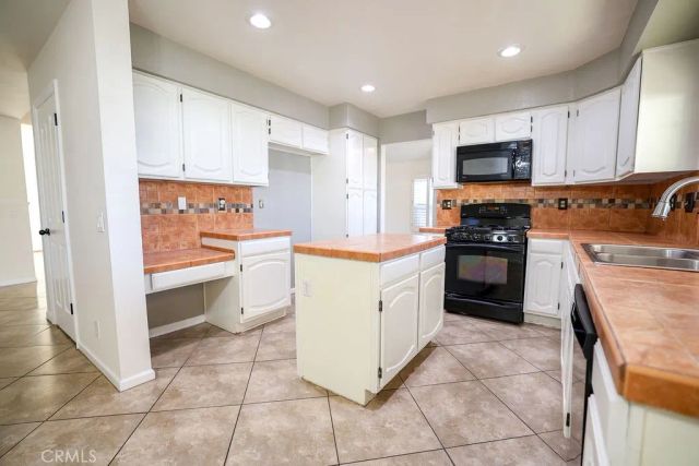 19530 Chinotto Lane, Riverside, CA 92508